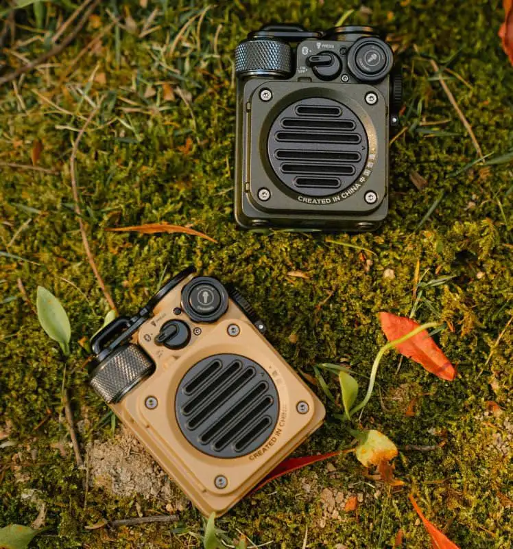 Outdoor speaker photography 1