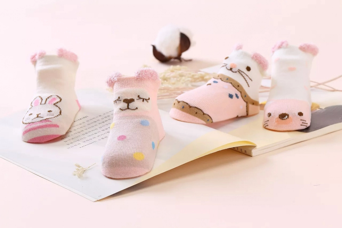 baby socks photography 4